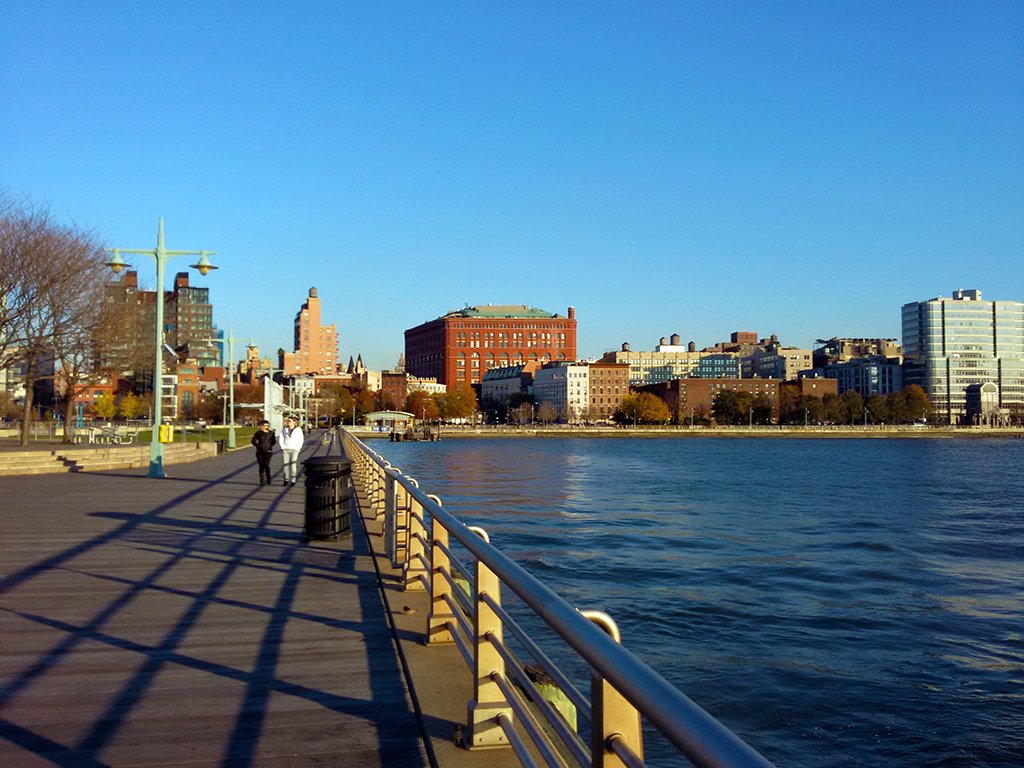 Muelle y paseo a la ribera del Río Hudson - Hudson River Park - AHM