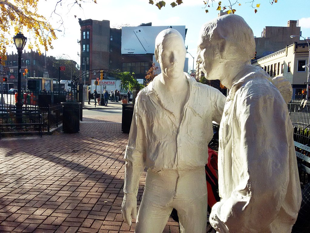 Christopher Park en el Greenwich Village, estatuas de yeso de George Seagal homenaje a la lucha por los derechos de la comunidad LGBT. Foto de Andrea Hoare Madrid