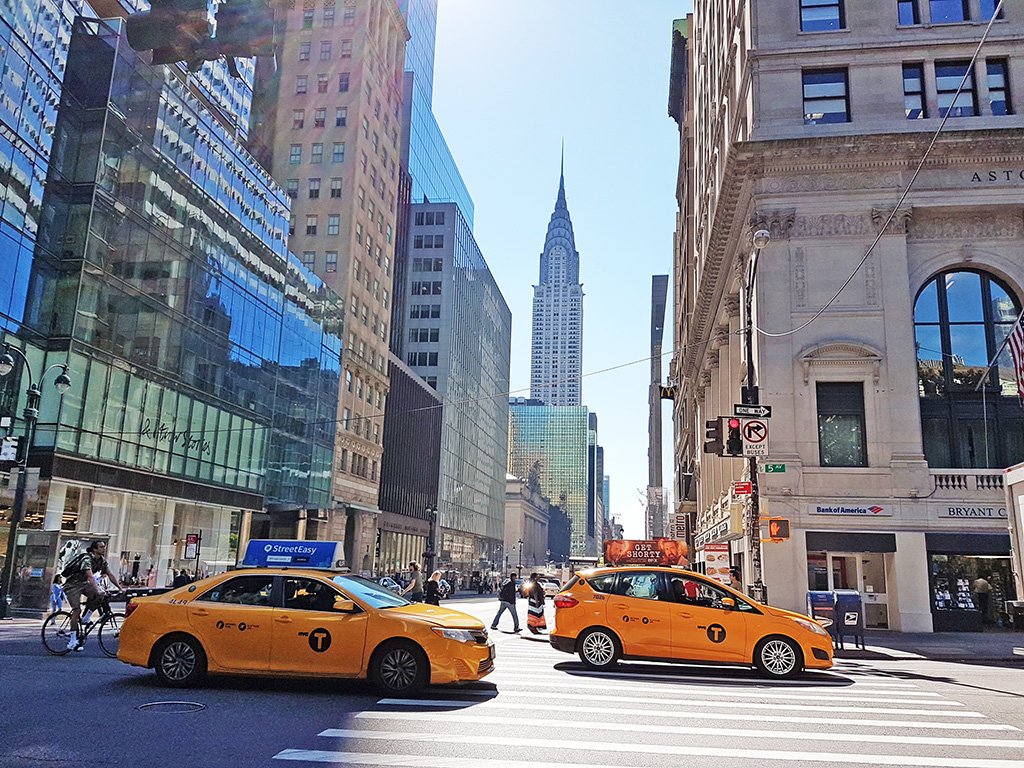 Edificio Chrysler visto desde la 5a Avenida - Foto de AHM - Uno de los lugares más importantes de Manhattan ideal para conocer en un viaje por Nueva York en 2 días