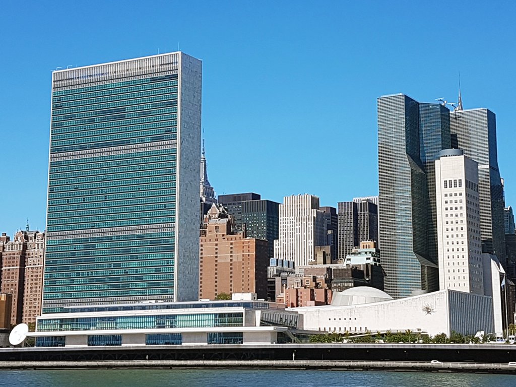 Edificio de las Naciones Unidas -ONU- visto desde el Parque Four Freedoms en Roosevelt Island - Foto de Andrea Hoare Madrid