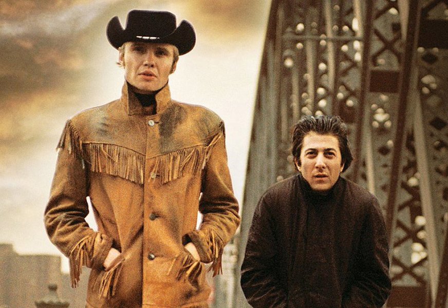 Escena de los personajes de Dustin Hoffman y Jon Voight en Midnight Cowboy - Películas clásicas filmadas en Nueva York