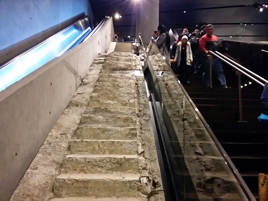 Escalera por donde escaparon cientos de víctimas del 9/11 - Newyorkando - Foto de Andrea Hoare Madrid