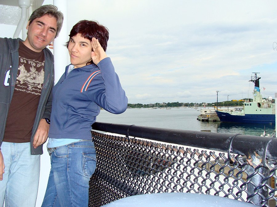 Hermanos Hoare durante el Cruce en ferry durante un roadtrip por Nueva Inglaterra - Foto de Andrea Hoare Madrid