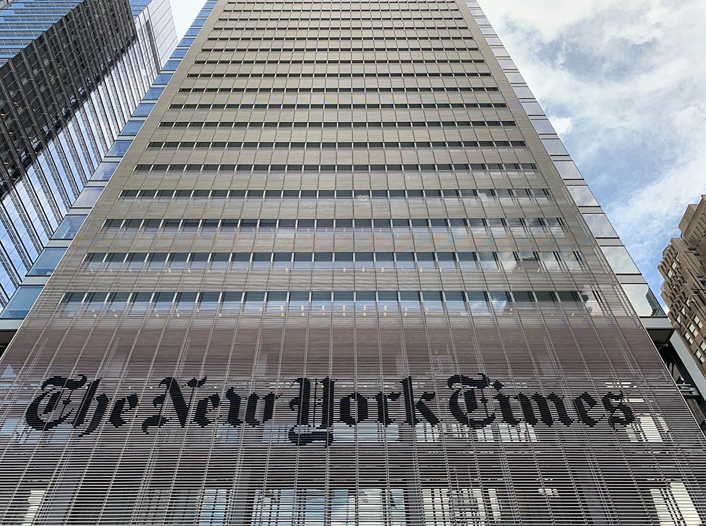 Fachada del Edificio The New York Times en Times Square, Manhattan - Foto de David Smooke en Unsplash disponible en https://unsplash.com/photos/En_wELYYhD4