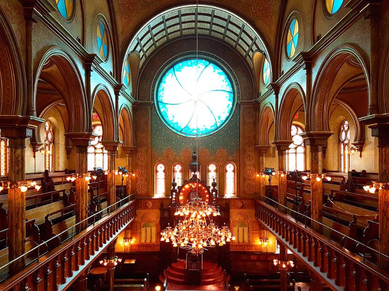 Interior de la Sinagoga de Eldridge Street, museo judío en el Lower East Side - Foto de Andrea Hoare Madrid