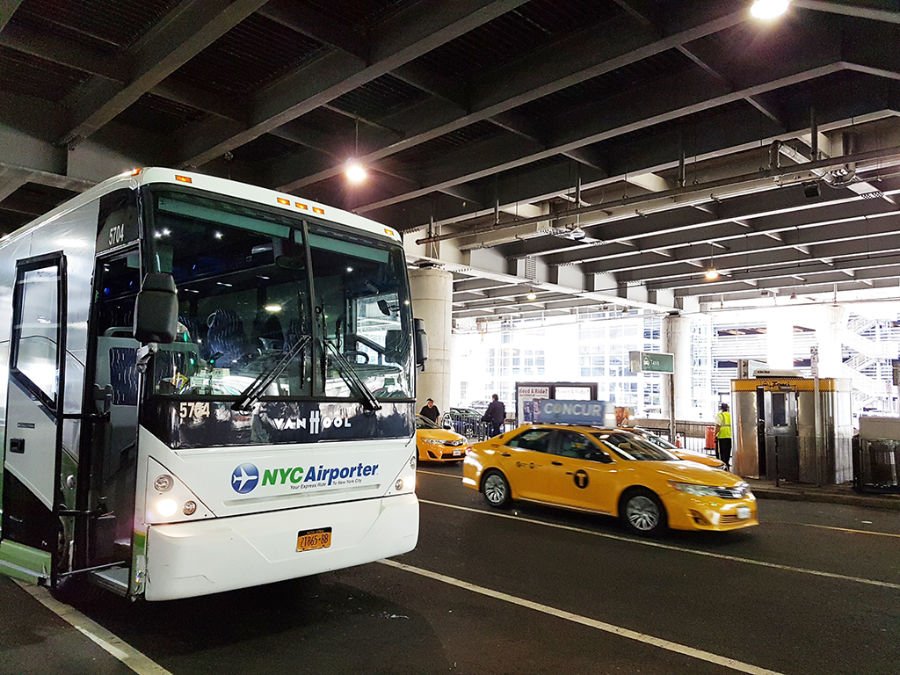 New York City Airporter: bus entre los aeropuertos de Nueva York, Aeropuerto JFK, Aeropuerto La Guardia, Aeropuerto Newark - Foto AHM