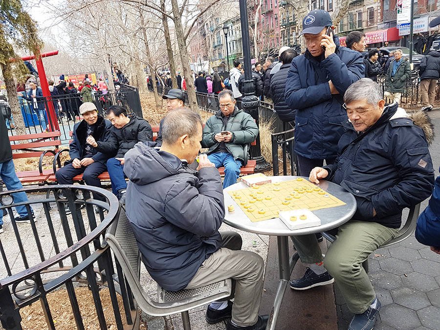 Grupo de jugadores de Majhong en el Chinatown - Foto de Andrea Hoare Madrid
