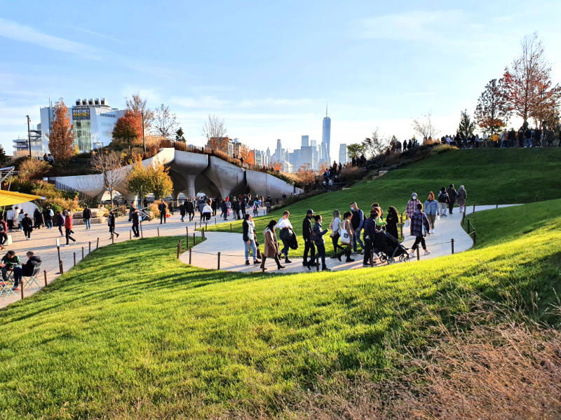 Vista panorámica de Little Island, el parque sobre el Río Hudson - Foto de Andrea Hoare Madrid